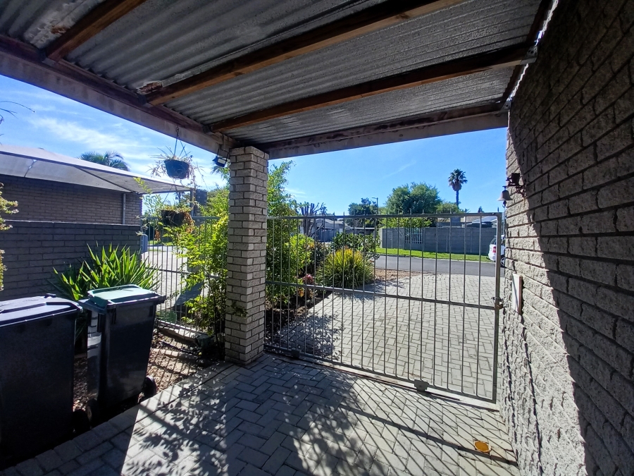 To Let 2 Bedroom Property for Rent in Goedemoed Western Cape